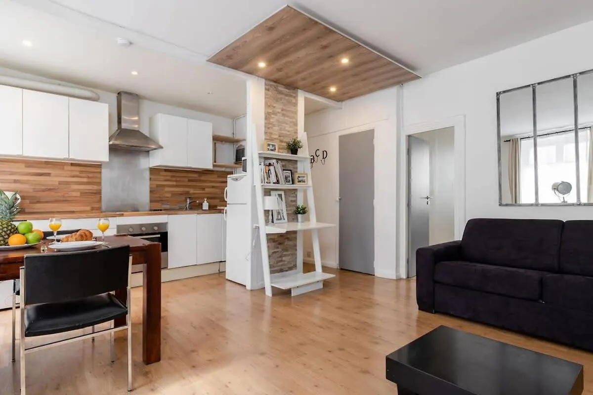 Lejlighed Avenue De Mars 2br